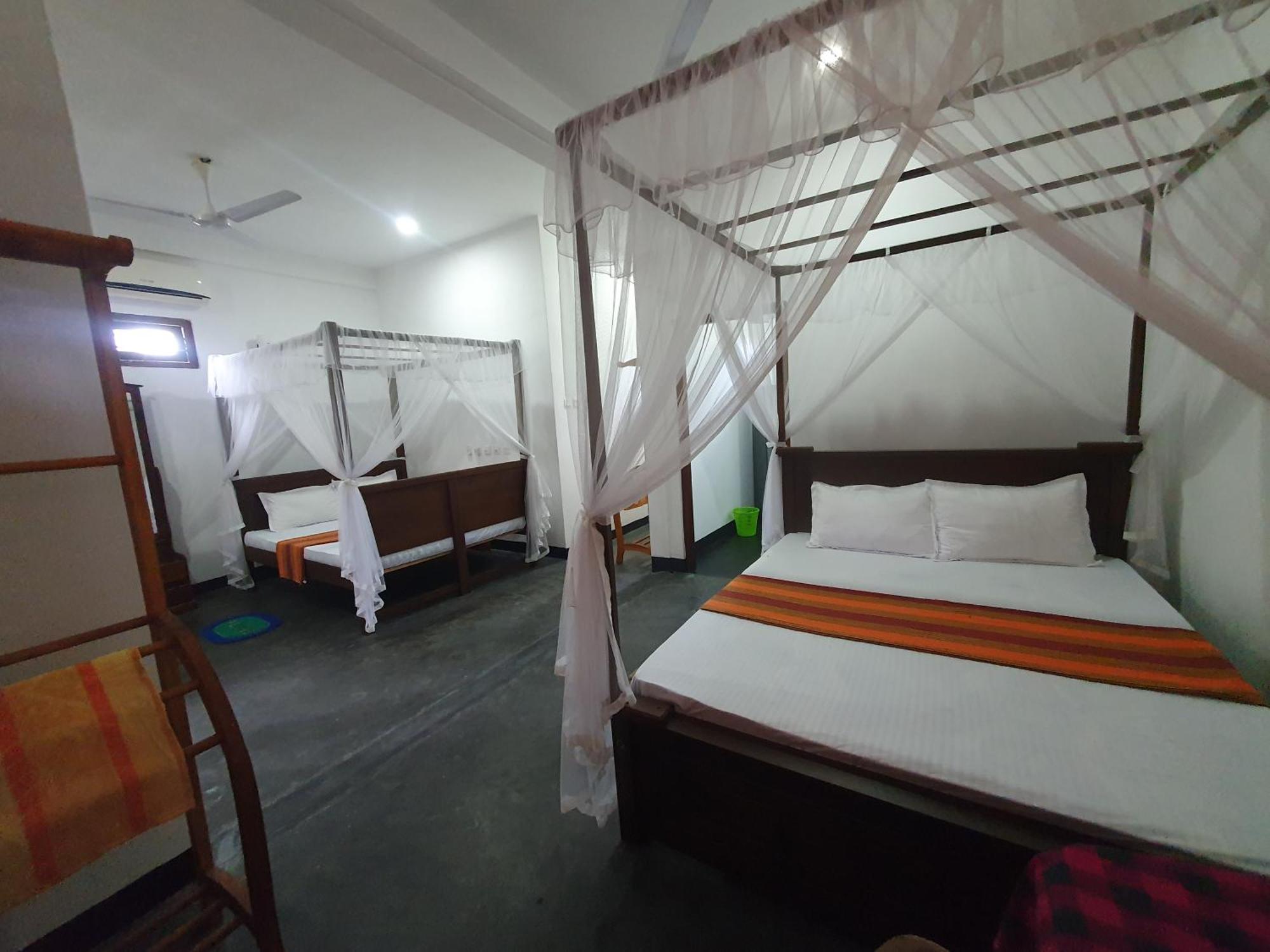 Sayura Beach Hotel Mirissa Exterior photo
