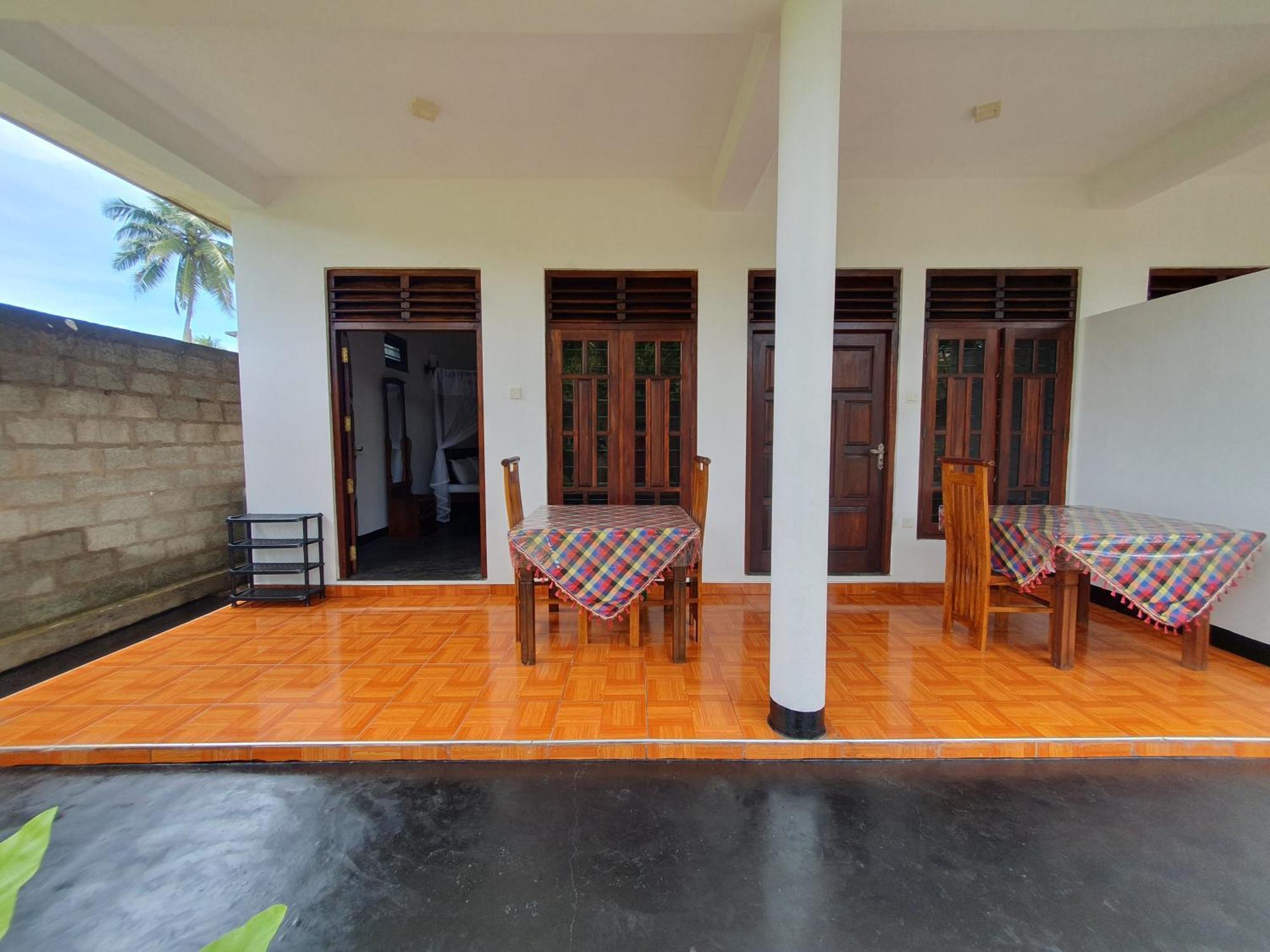 Sayura Beach Hotel Mirissa Exterior photo